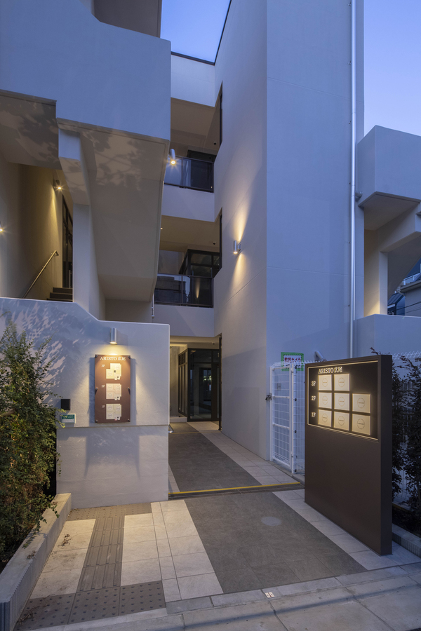 ARISTO広尾_エントランス.jpg